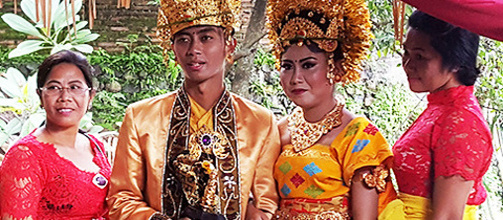 Bali: Čestným hostem na indonéské svatbě