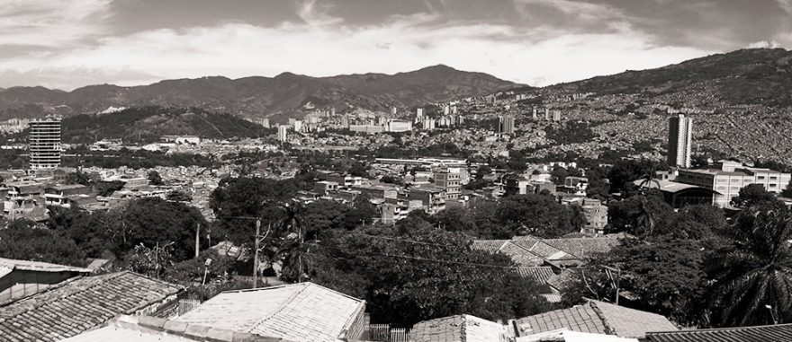 Rozervaný ráj, jenž býval celistvým peklem. Vítejte v Medellínu