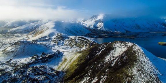 Jak zažít Island a Islanďany? Staňte se dobrovolníky v zimě a pomáhejte s telením krav či stříháním ovcí
