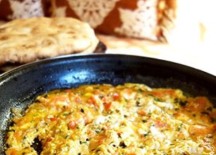 ETNOKUCHYNĚ: 3 vaječné recepty z celého světa. Uvařte si marockou omeletu, srílanské hoppers a nebo čínské phuyng hay