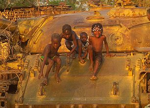 V odlehlých krajích jižního Senegalu rebelie sice již skončila, její následky však obyvatelstvo decimují dodnes 