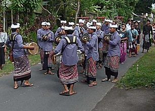 Ngaben: tradiční balijská kremace jako oslava osvobození duše, je veselá, barevná a plná optimismu 