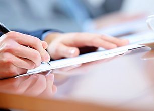 Jaké jsou nejabsurdnější výluky z pojištění? Na co si dát pozor při uzavírání smlouvy