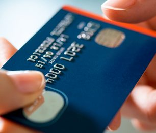 Proč s sebou na dovolenou vzít platební kartu?