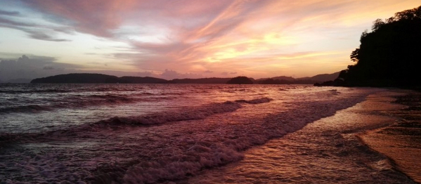 Thajským Krabi na kole i pěšky: Posvátné jeskyně, zářivě zelený prales i dokonalé koupání