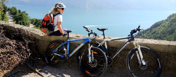 Lago di Garda „kolmo“ – připravte se na náročné panoramické výjezdy i drsné sjezdy plné adrenalinu