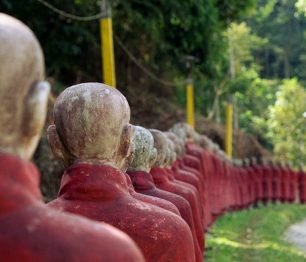 Barmské Mawlamyine a návštěva útrob největšího ležícího Buddhy na světě