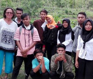 ROZHOVOR: Andrea Stárková – Jak se učí v Indonésii, aneb nápad na Školu v ráji