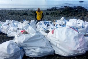 Cestou umění v boji za čistou Antarktidu