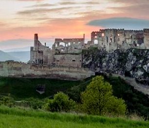 Krásy Trenčínského kraje – kraj hradů a zámků i aktivní dovolené