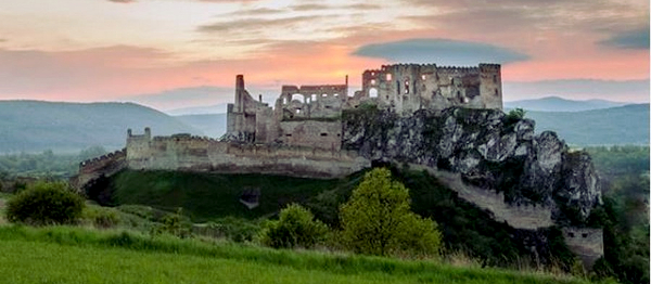 Krásy Trenčínského kraje – kraj hradů a zámků i aktivní dovolené