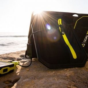 TIP NA VYBAVENÍ: Solární nabíjení na cestách. Zkusil jsem a asi už nebude cesty zpět.