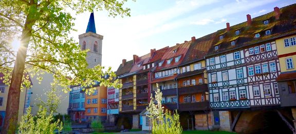 Německé městečko Erfurt je protkáno romantickou atmosférou všudypřítomné středověké historie