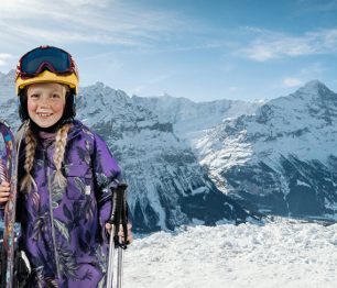 Vezměte letos rodinu na zimní dovolenou do Švýcarska, kde Vaše děti mohou lyžovat zdarma!