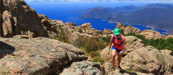 Zažijte Korsiku jinak – vyrazte na túru, projeďte se na kajaku nebo se potopte pod hladinu moře