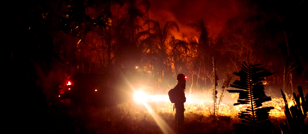 Ničivé požáry řadící v lesích Bolívie nejsou tím hlavním problémem země