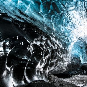 FOTOREPORTÁŽ: Utajené pohledy do islandských ledových jeskyní