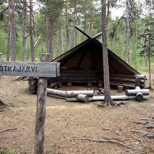 Perfektně vybavená tábořiště v národním parku Lemmenjoki.