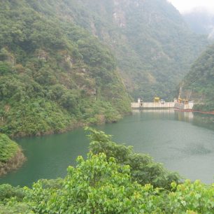 Přehradní nádrží v oblasti Wangkha