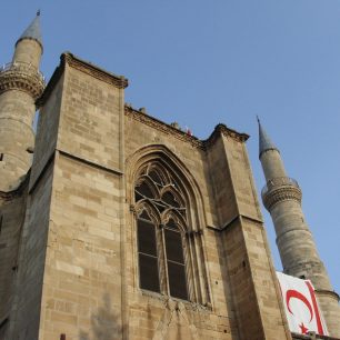 Gotická katedrála předělaná na mešitu (Nikósia)
