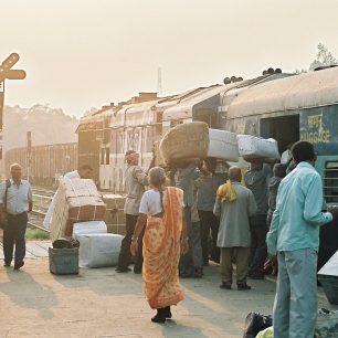 při nakládání zboží je živo