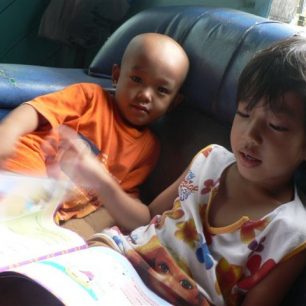 děti v Kampung Baru