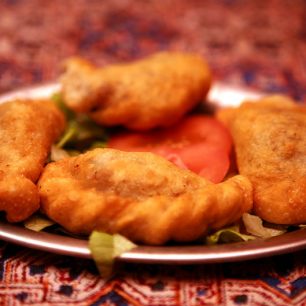 Sambousek Lahme (taštičky plněné mletým jehněčím masem)