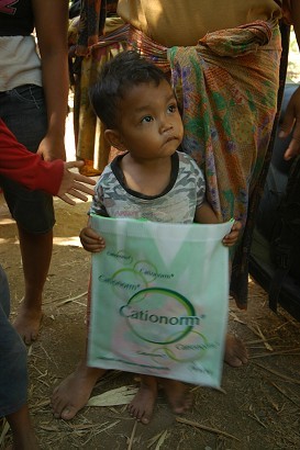 Dostalo se i na nejmenší, Ngolang, Indonésie