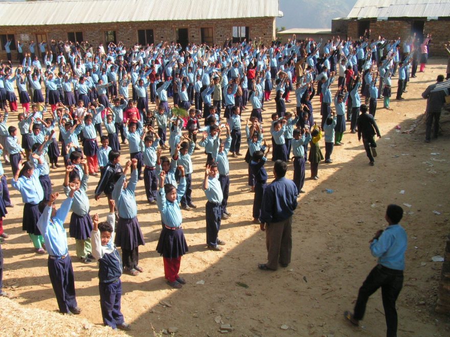 rozcvička ve škole, Nepál