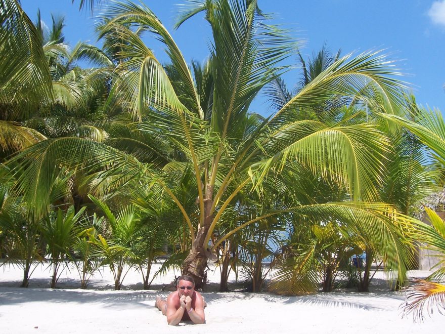 Odpočinek na bělostné pláži - ostrov Isla Saona, Dominikánská republika