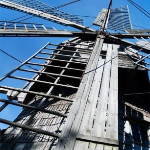 Větrný mlýn, skanzen, Lotyšsko