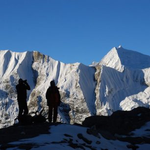 Amphu Lapcha 5 885 m