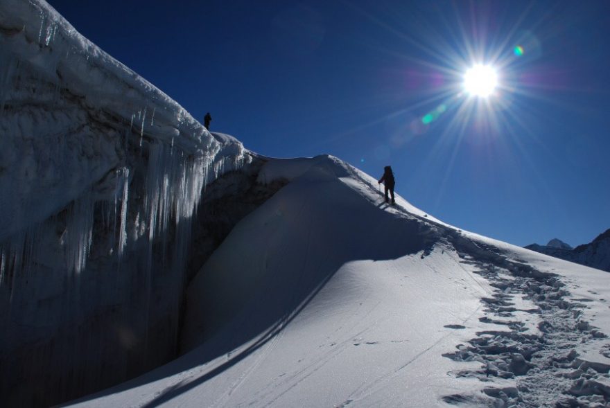 Amphu Lapcha 5 885 m