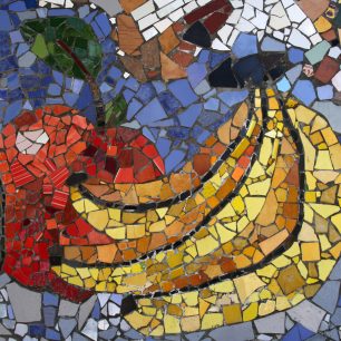 Starý porcelán využitý na mozaiky