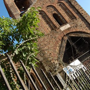 Prizren – katedrála Sv.George vypálená muslimy v občanské válce, momentálně uzavřená