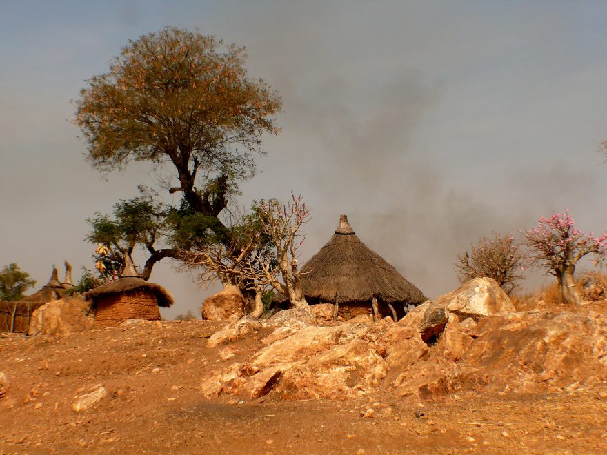 Tradiční stavení GOTHIYA na hranici severního a jižního Súdánu
