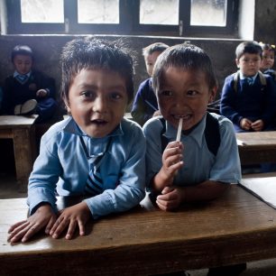 Malí školáci, Nepál