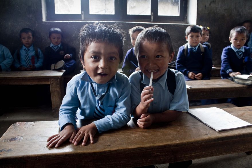 Malí školáci, Nepál