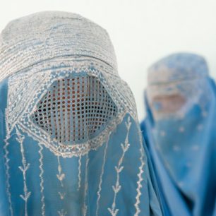 Burka zahalující tvář, Lógar, Afghánistán