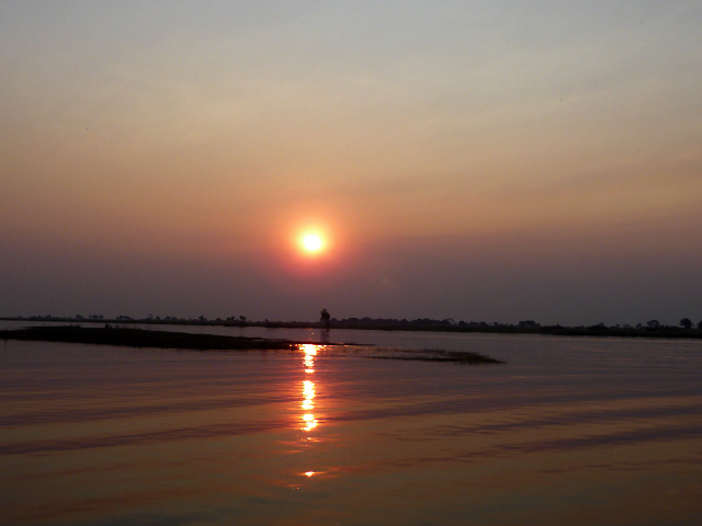 Západ slunce nad řekou Chobe, Botswana