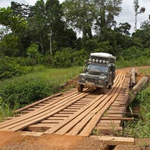 Luxusní most; z neluxusních máme strach a když máme strach, nefotíme, Gabon