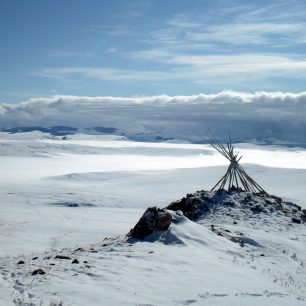 Ovoo (obětní místo) v zimě nedaleko Murunu, Mongolsko
