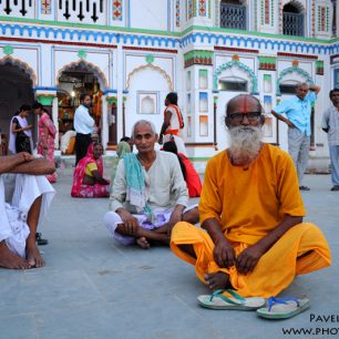 Svatý muž před chrámem Janaki Mandir, Nepál