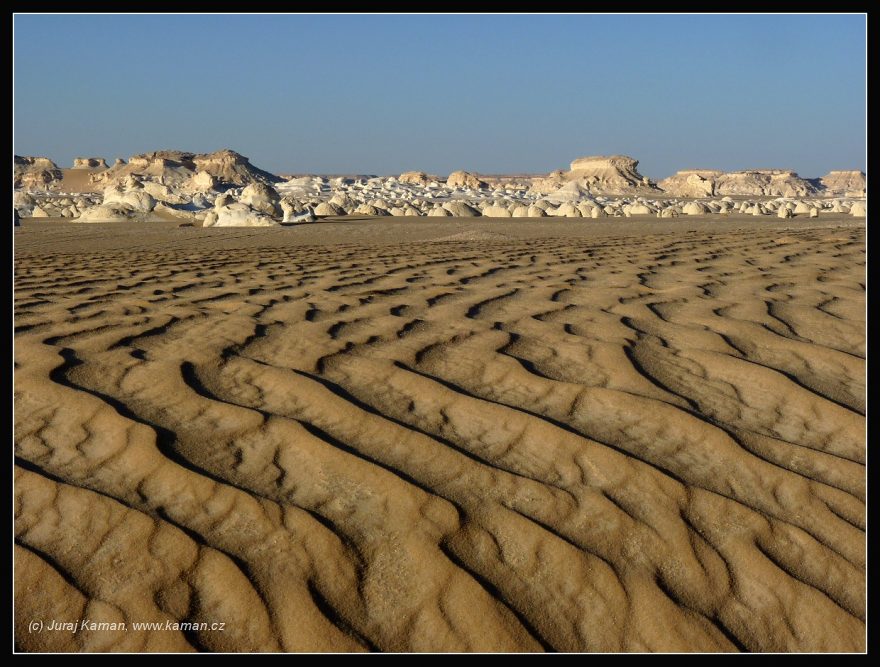 Rozloha bílé pouště je téměř 4000 km2. 