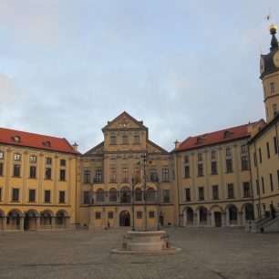 Nádvoří zámku Nasviž