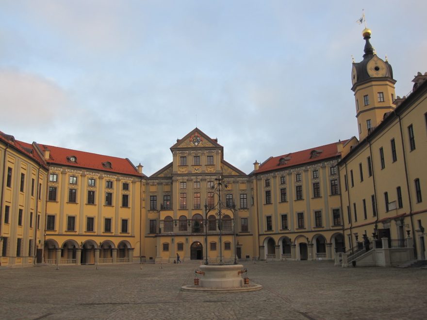 Nádvoří zámku Nasviž