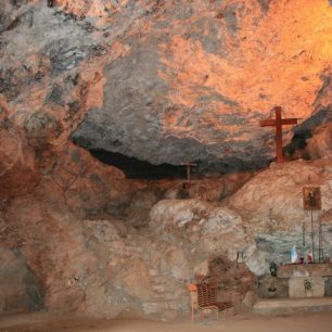 Jeskyně šílenství, Libanon