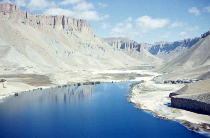 Jedno z bamianských jezer na Hedvábné stezce, Afghánistán