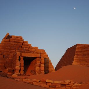 Súdán, starověké pyramidy v Badžaríje, Royla City Meroe