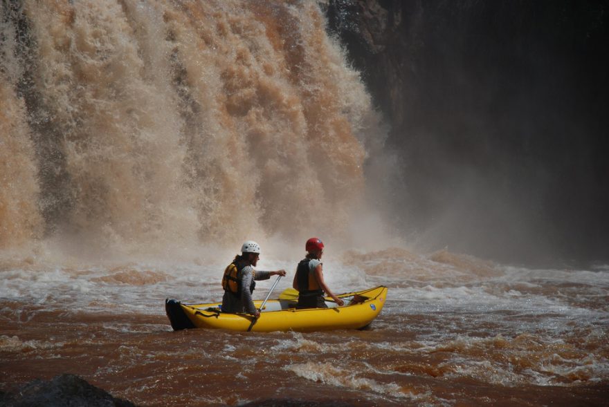 Keňa, vodopád na řece Tana